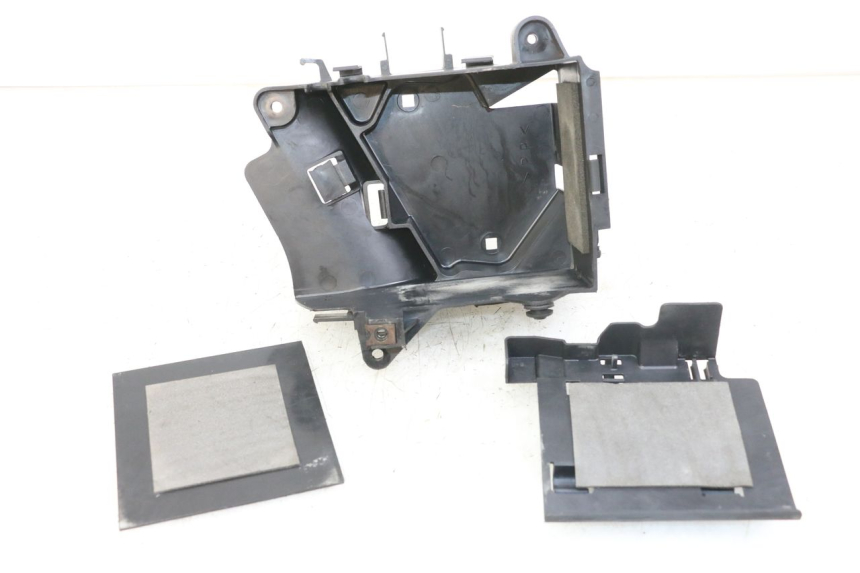 photo de BATTERY COVER YAMAHA XVS DRAG STAR DRAGSTAR 650 (1997 - 2007) - Main view