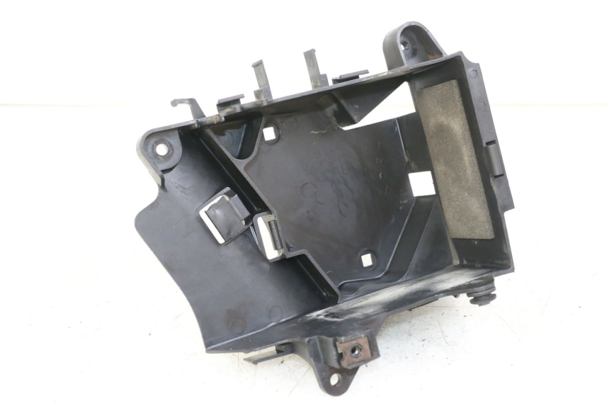 photo de BATTERY COVER YAMAHA XVS DRAG STAR DRAGSTAR 650 (1997 - 2007) - Fixing points details