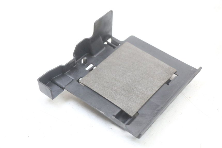 photo de BATTERY COVER YAMAHA XVS DRAG STAR DRAGSTAR 650 (1997 - 2007) - Surface and material condition