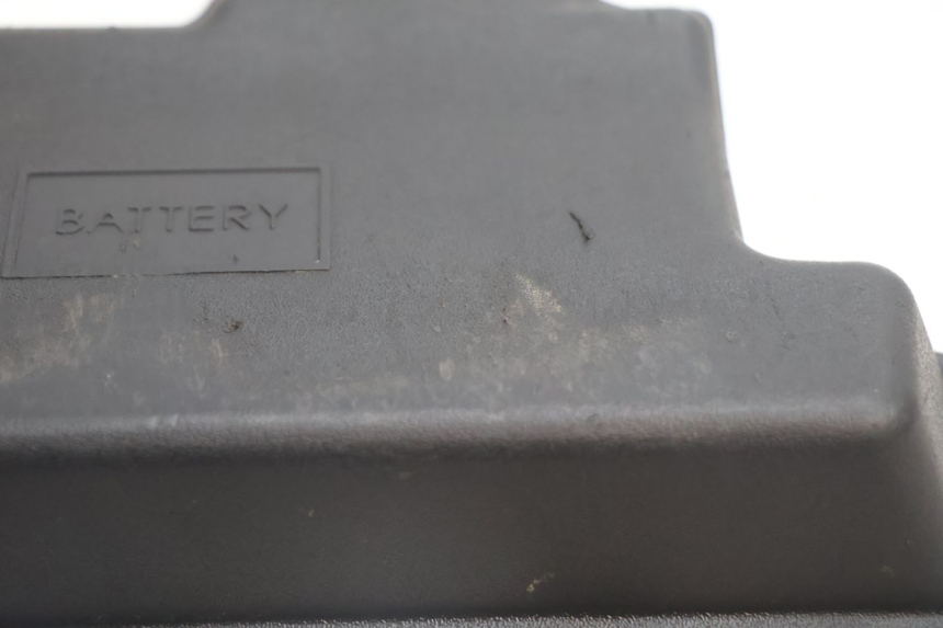 photo de BATTERY COVER PIAGGIO ZIP 4T 50 (2018 - 2020) - Alternative perspective