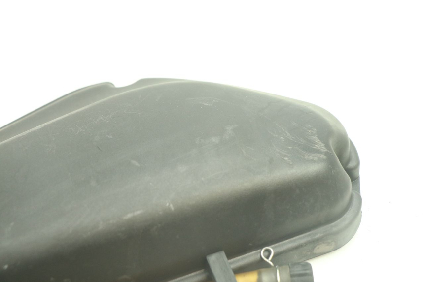 photo de BOX FILTER COVER KYMCO AGILITY 4T 50 (2018 - 2022) - Zoom on usage condition