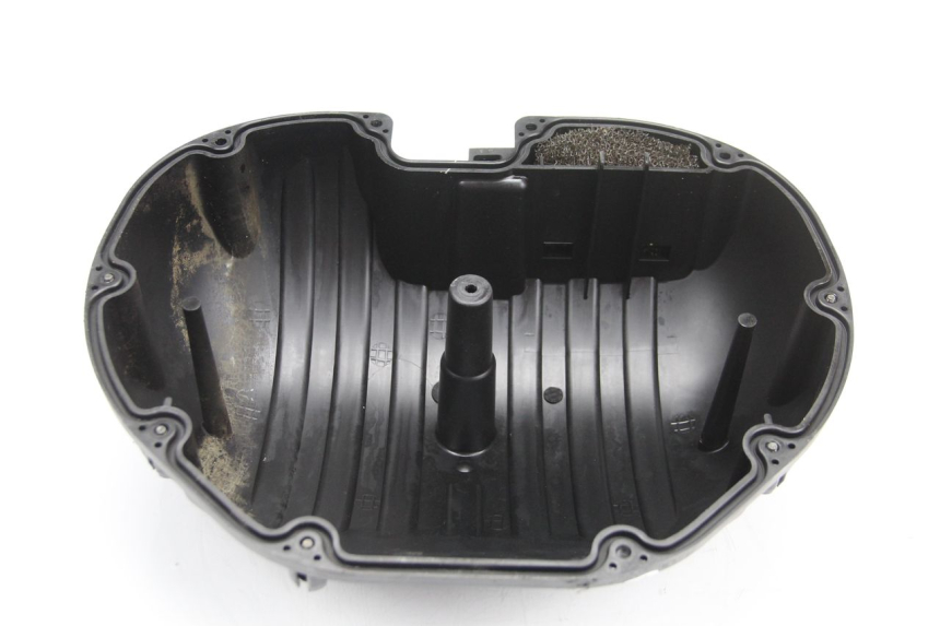 photo de BOX FILTER COVER SUZUKI GSR 600 (2005 - 2012) - Fixing points details