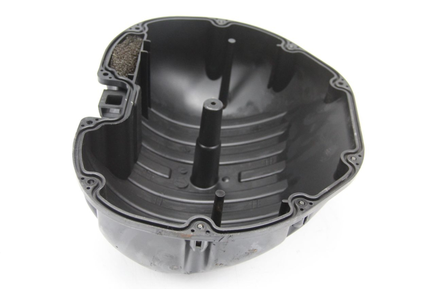 photo de BOX FILTER COVER SUZUKI GSR 600 (2005 - 2012) - Surface and material condition