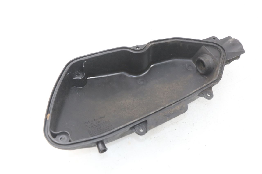 photo de BOX FILTER COVER HONDA SCV LEAD 100 (2003 - 2007) - Alternative perspective