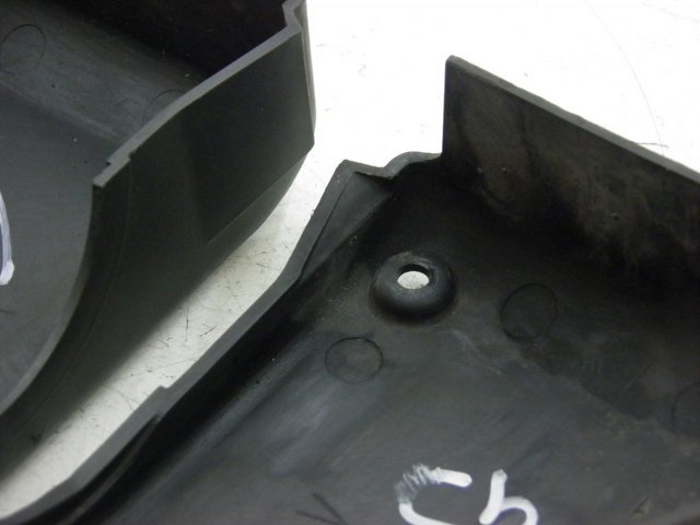 photo de AIRBOX COVER YAMAHA FZS FAZER 600 (1998 - 2001) - Component detail