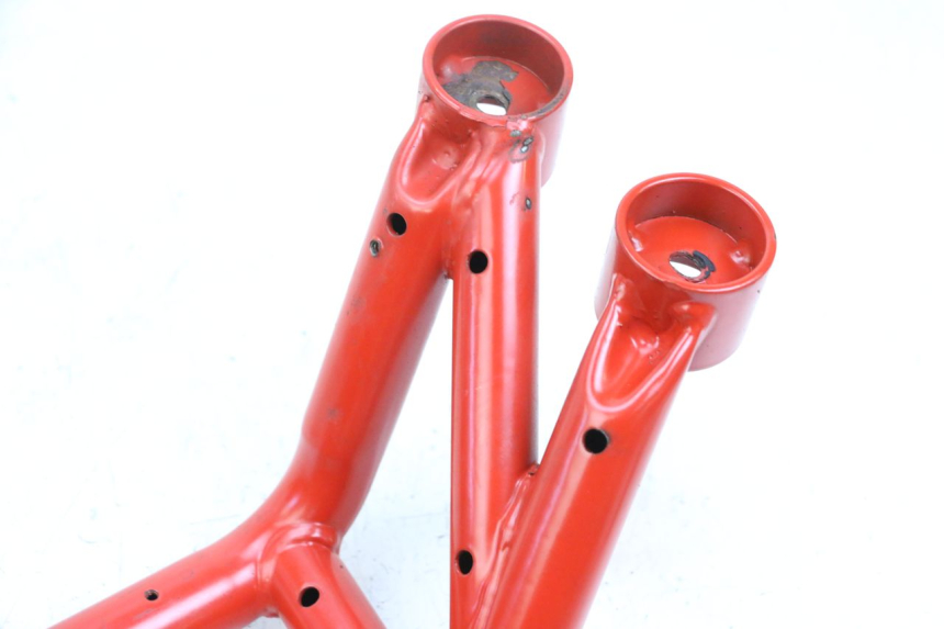 photo de RIGHT SIDE FRAME COVER MAG POWER BOMBERS 4T 50 (2016 - 2026) - Zoom on usage condition