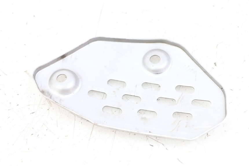 photo de RIGHT SIDE FRAME COVER ARCHIVE CAFE RACER 4T 50 (2019 - 2024) - Zoom on usage condition