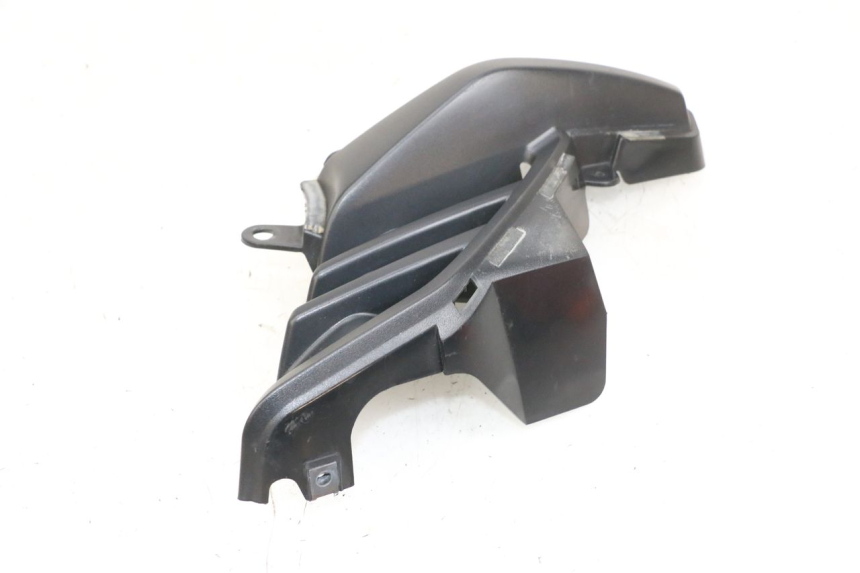 photo de RIGHT SIDE FRAME COVER SUZUKI DL V STROM 1000 (2002 - 2007) - Technical close-up