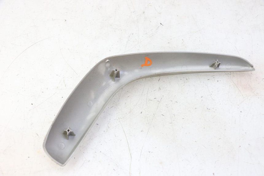 photo de RIGHT SIDE LATERAL FRAME COVER PIAGGIO FLY 2T 50 (2004 - 2017) - Alternative perspective