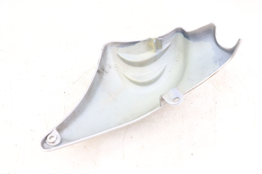 photo de Right side frame cover HYOSUNG GF 125 (2001 - 2005) - Technical close-up