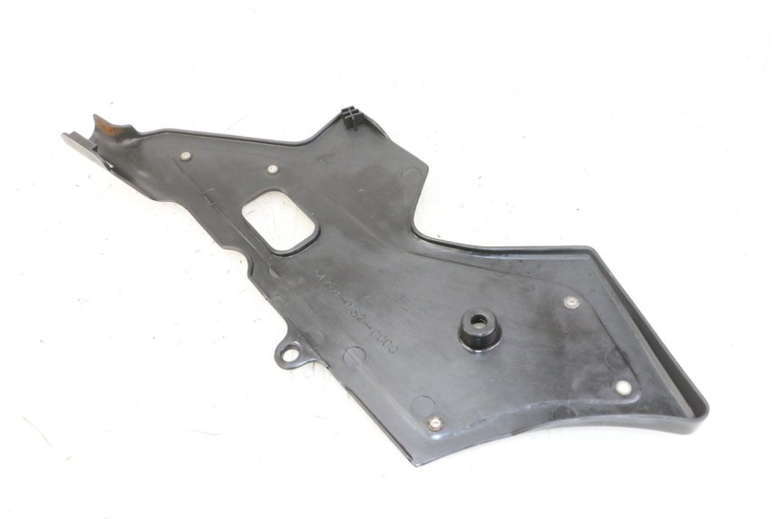 photo de RIGHT SIDE FRAME COVER HONDA CBR F 1000 (1993 - 1996) - Alternative perspective