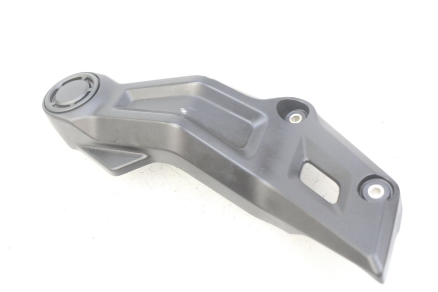 photo de RIGHT SIDE LATERAL FRAME COVER YAMAHA MT-07 MT07 700 (2018 - 2020) - Alternative perspective