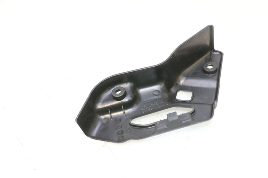 photo de RIGHT SIDE FRAME COVER KYMCO MXU R 250 (2004 - 2010) - Zoom on usage condition