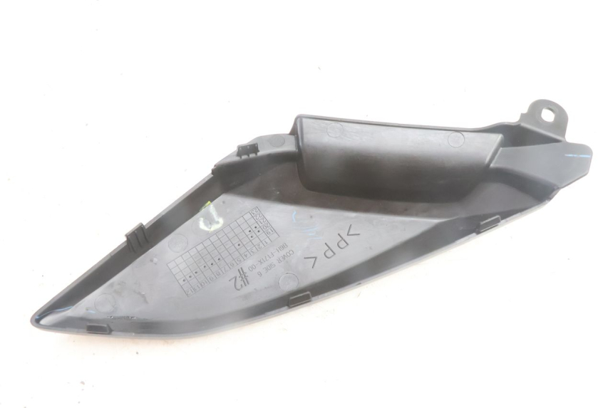 photo de RIGHT SIDE FRAME COVER YAMAHA N-MAX NMAX 125 (2021 - 2024) - Alternative perspective