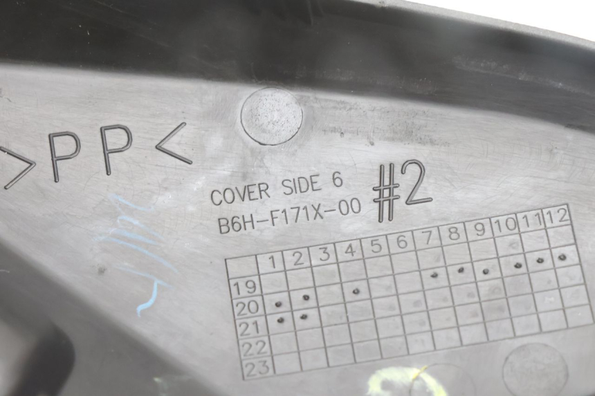 photo de RIGHT SIDE FRAME COVER YAMAHA N-MAX NMAX 125 (2021 - 2024) - Technical close-up