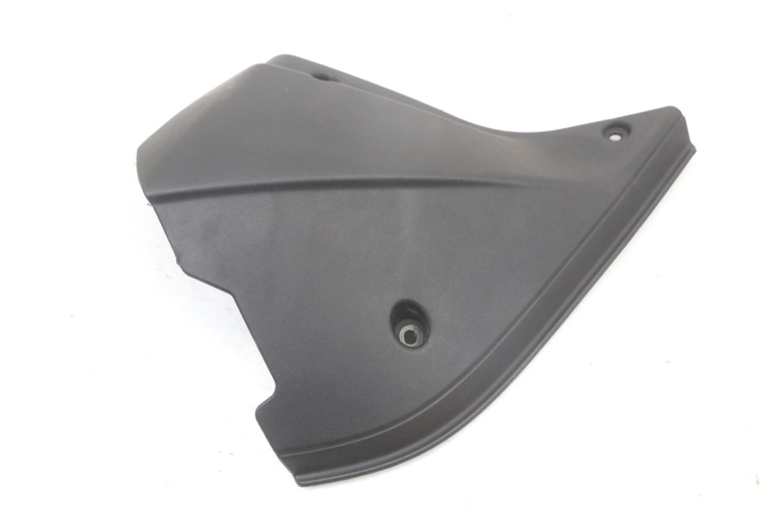 photo de RIGHT SIDE FRAME COVER MOTO GUZZI NORGE 8V GT 1200 (2011 - 2016) - Component detail