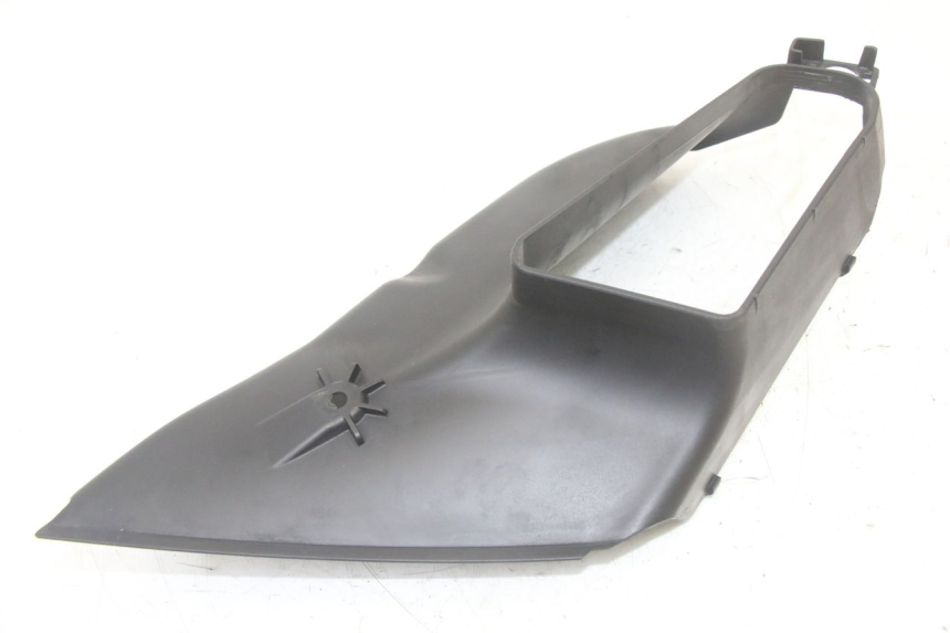 photo de RIGHT SIDE FRAME COVER PEUGEOT SATELIS COMPRESSOR K15 125 (2006 - 2009) - Component detail