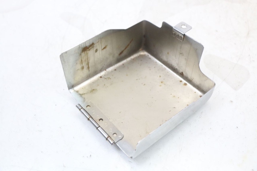 photo de RIGHT SIDE FRAME COVER REGAL RAPTOR SPYDER 125 (2010 - 2018) - Technical close-up