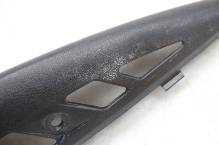 photo de RIGHT SIDE FRAME COVER HONDA ST PAN EUROPEAN 1300 (2002 - 2013) - Zoom on usage condition