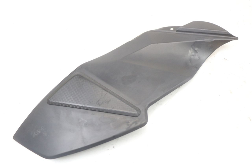 photo de RIGHT SIDE FRAME COVER SUZUKI GSR 750 (2011 - 2017) - Technical close-up