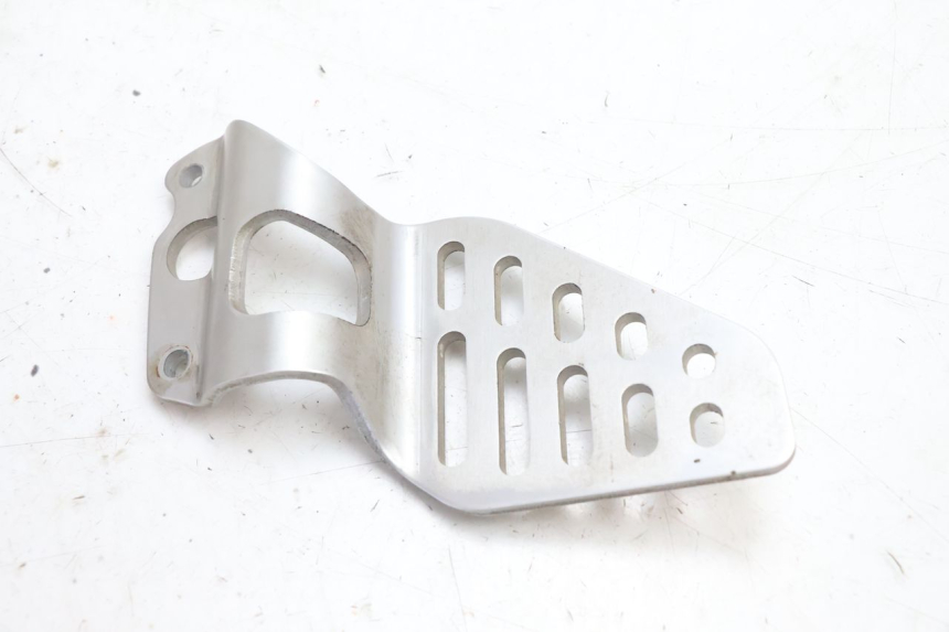 photo de RIGHT SIDE FRAME COVER YAMAHA YZF R6 600 (2008 - 2009) - Alternative perspective