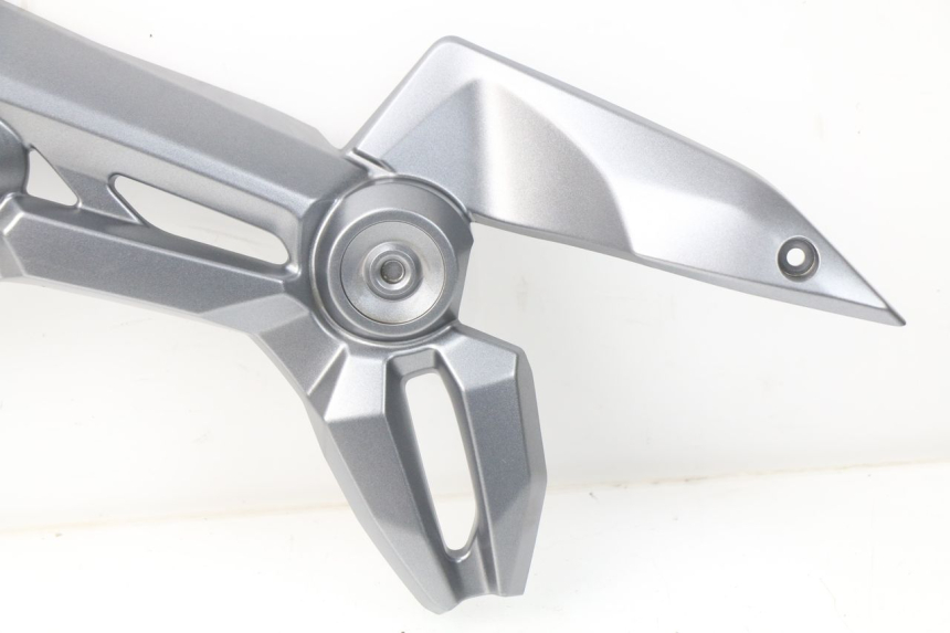 photo de RIGHT SIDE FRAME COVER KAWASAKI Z Z900 900 (2017 - 2019) - Fixing points details