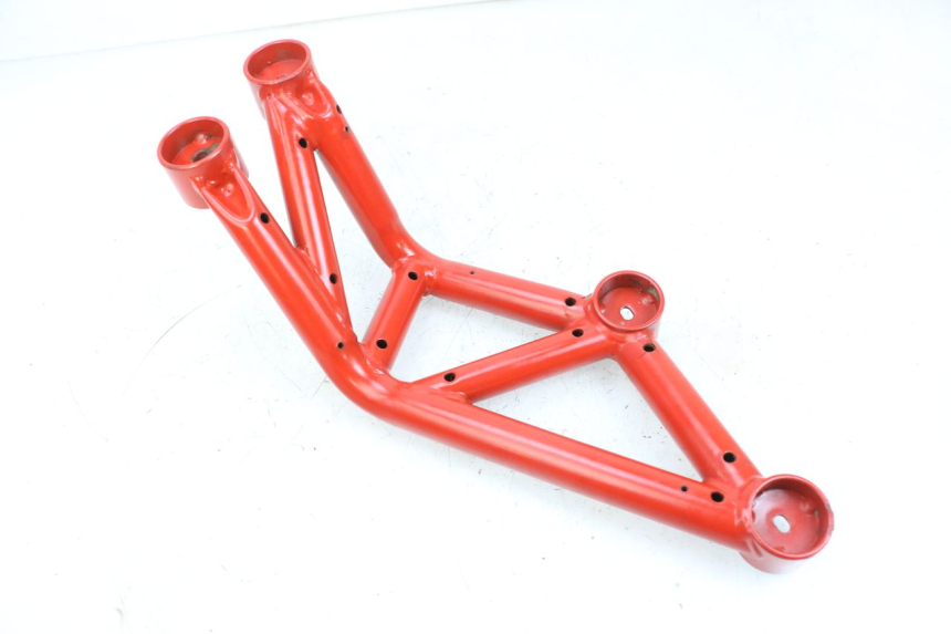 photo de LEFT SIDE FRAME COVER MAG POWER BOMBERS 4T 50 (2016 - 2026) - Zoom on usage condition