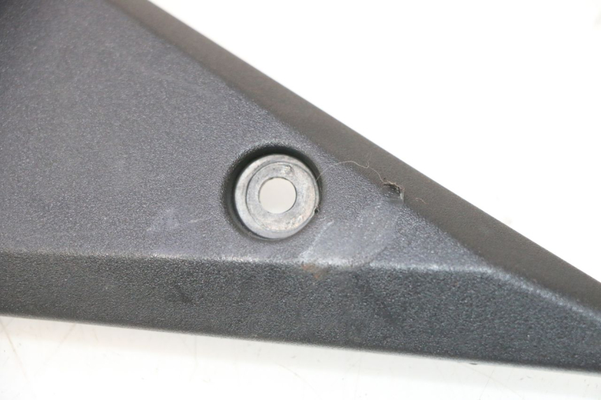 photo de LEFT SIDE FRAME COVER SUZUKI GSF N BANDIT 1200 (2001 - 2005) - Zoom on usage condition