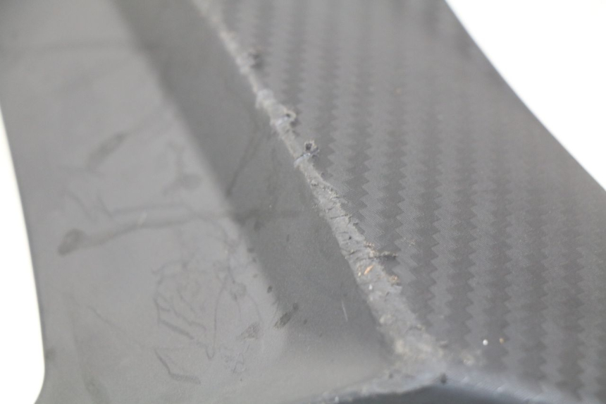 photo de LEFT SIDE FRAME COVER SUZUKI GSX-R GSXR 750 (2011 - 2016) - Zoom on usage condition