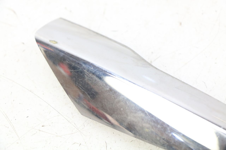 photo de LEFT SIDE LATERAL FRAME COVER PIAGGIO LIBERTY IGET S 125 (2016 - 2020) - Zoom on usage condition