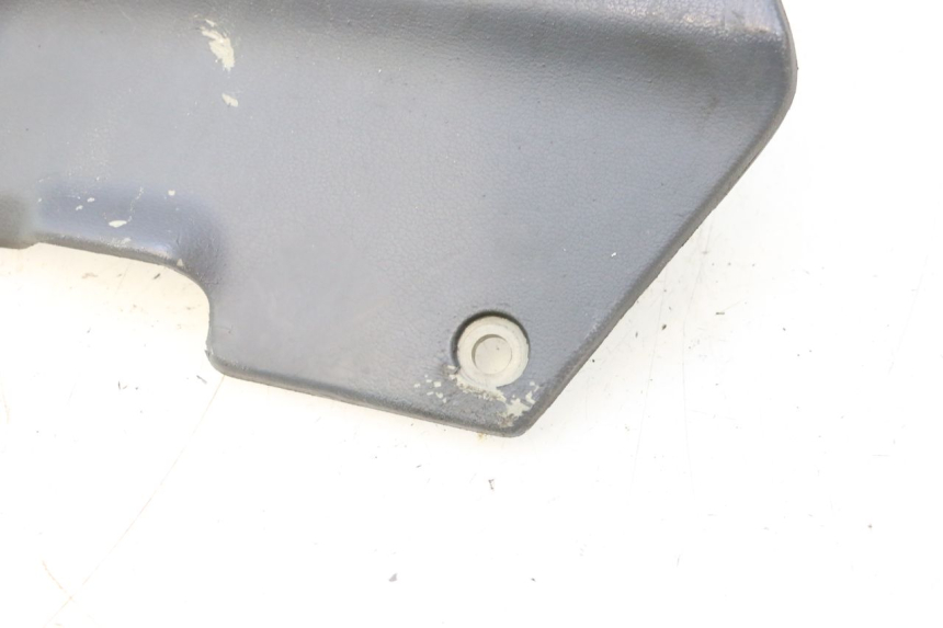 photo de LEFT SIDE FRAME COVER HONDA ST PAN EUROPEAN 1100 (1990 - 2002) - Technical close-up