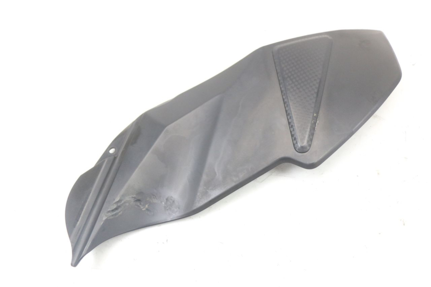 photo de LEFT SIDE FRAME COVER SUZUKI GSR 750 (2011 - 2017) - Technical close-up