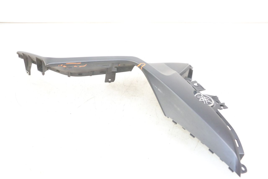 photo de LEFT SIDE LATERAL FRAME COVER YAMAHA XMAX X-MAX ABS 125 (2017 - 2020) - Additional view of the item
