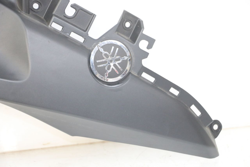 photo de LEFT SIDE LATERAL FRAME COVER YAMAHA XMAX X-MAX ABS 125 (2017 - 2020) - Component zoom