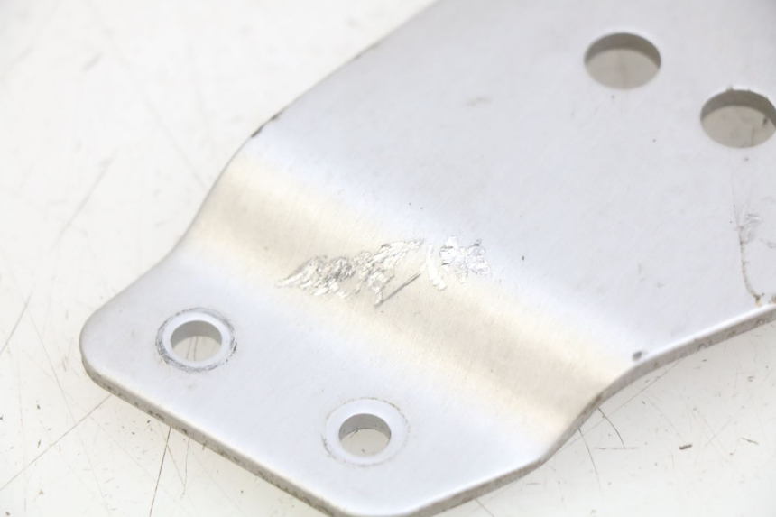 photo de LEFT SIDE LATERAL FRAME COVER KAWASAKI Z 750 (2007 - 2013) - Technical close-up
