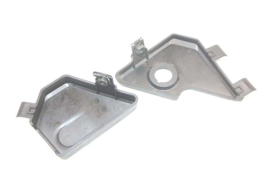 photo de FRAME COVER HUSQVARNA SVARTPILEN 401 (2018 - 2023) - Zoom on usage condition