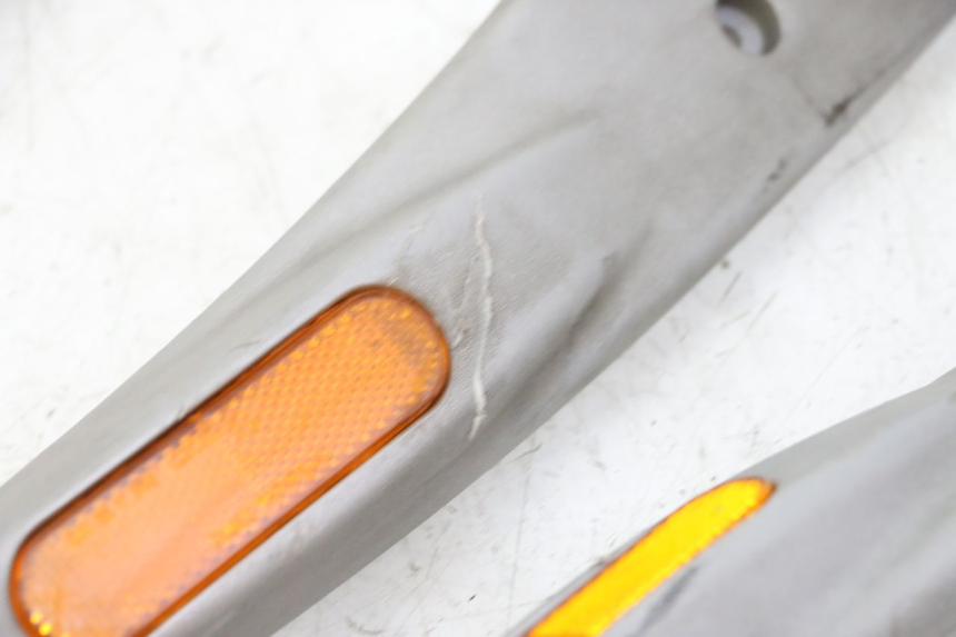 photo de FRAME COVER PIAGGIO LIBERTY 125 (1998 - 2008) - Fixing points details