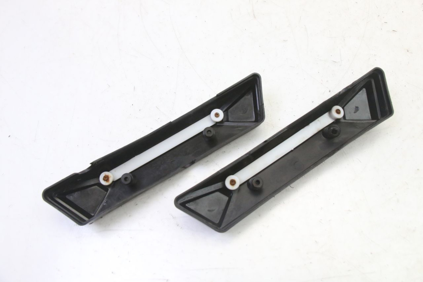 photo de FRAME COVER PUNK ELECTRIC RIDER 1 - Fixing points details