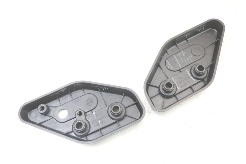 photo de FRAME COVER ROYAL ENFIELD SCRAM 411 (2022 - 2024) - Technical close-up