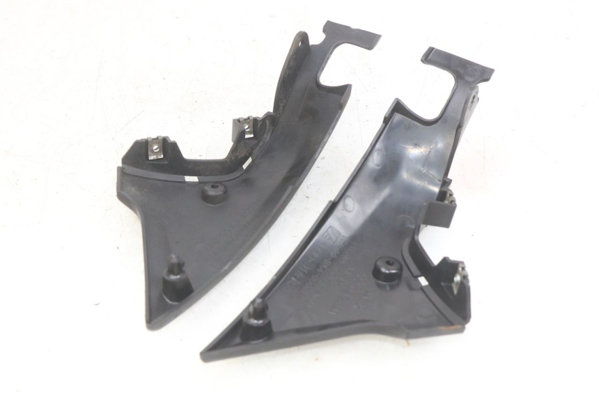 photo de SIDE FRAME COVER DAELIM VJ ROADWIN FI 125 (2008 - 2017) - Technical close-up