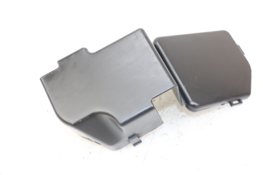 photo de FRAME COVER YAMAHA FZS FAZER 600 (2001 - 2003) - Zoom on usage condition