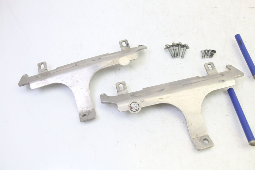 photo de FRAME COVER YAMAHA YZ-F YZF 250 (2014 - 2018) - Technical close-up