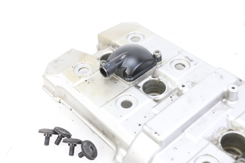 photo de ROCKER COVER SUZUKI GSX F GSXF 650 (2007 - 2015) - Fixing points details