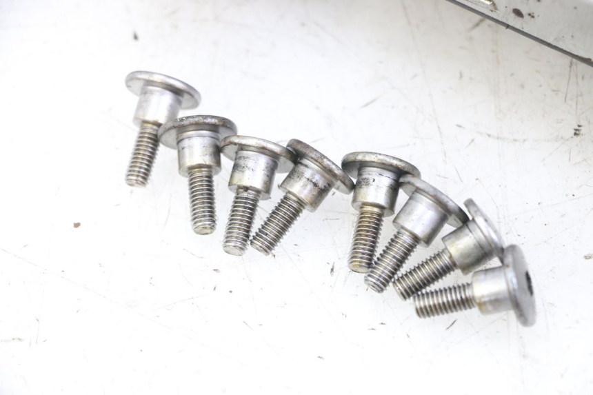 photo de VALVE COVER YAMAHA FZS FAZER 600 (2001 - 2003) - Distinctive features