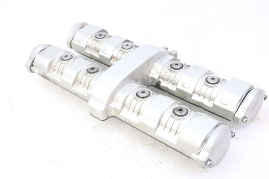 photo de VALVE COVER YAMAHA FZS FAZER 600 (2001 - 2003) - Fixing points details