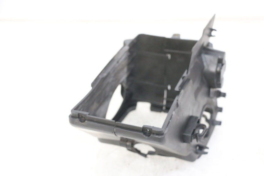 photo de CYLINDER COVER DAELIM BESBI 125 (2007 - 2008) - Zoom on usage condition