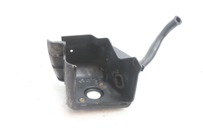 photo de CYLINDER HEAD COVER PIAGGIO FLY 2T 50 (2004 - 2017) - Fixing points details