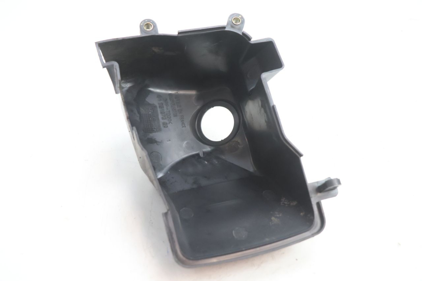 photo de CYLINDER COVER PEUGEOT LUDIX ONE 50 (2004 - 2013) - Fixing points details