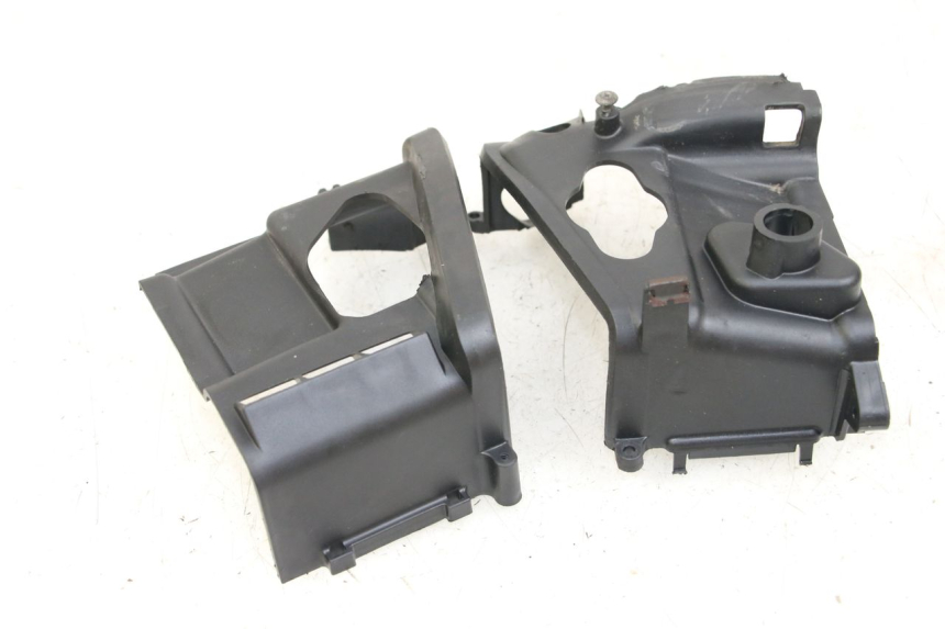 photo de CYLINDER HEAD COVER APRILIA SCARABEO 100 (2003 - 2012) - Component detail