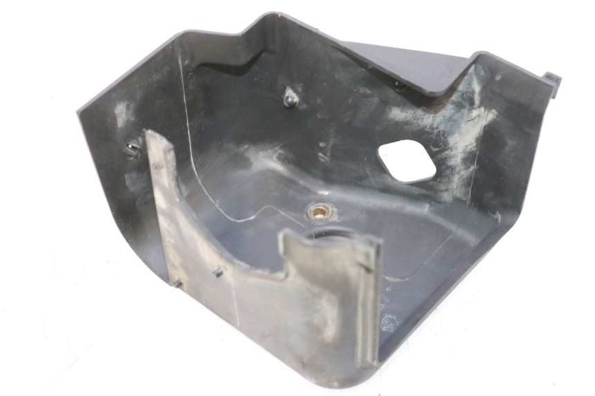 photo de CYLINDER COVER APRILIA SR MOTARD 50 (2012 - 2018) - Zoom on usage condition